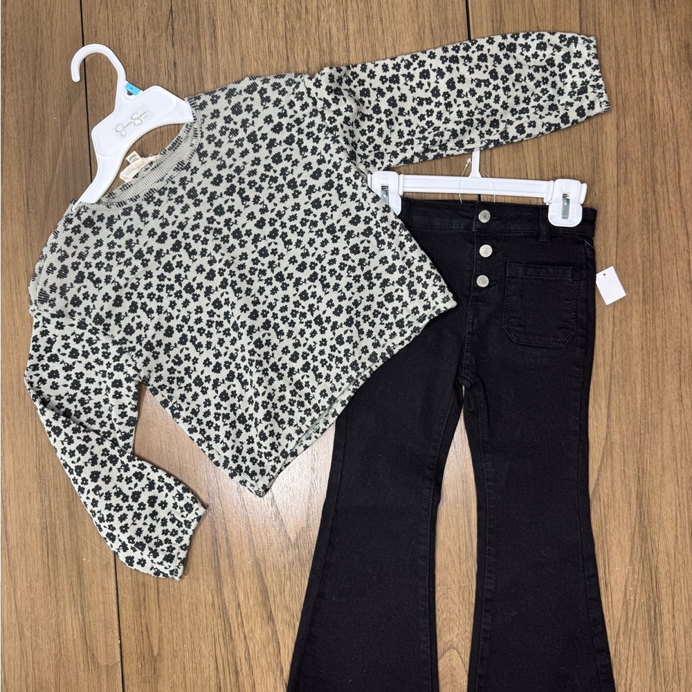 Floral Knit Sweater in Cream & Black